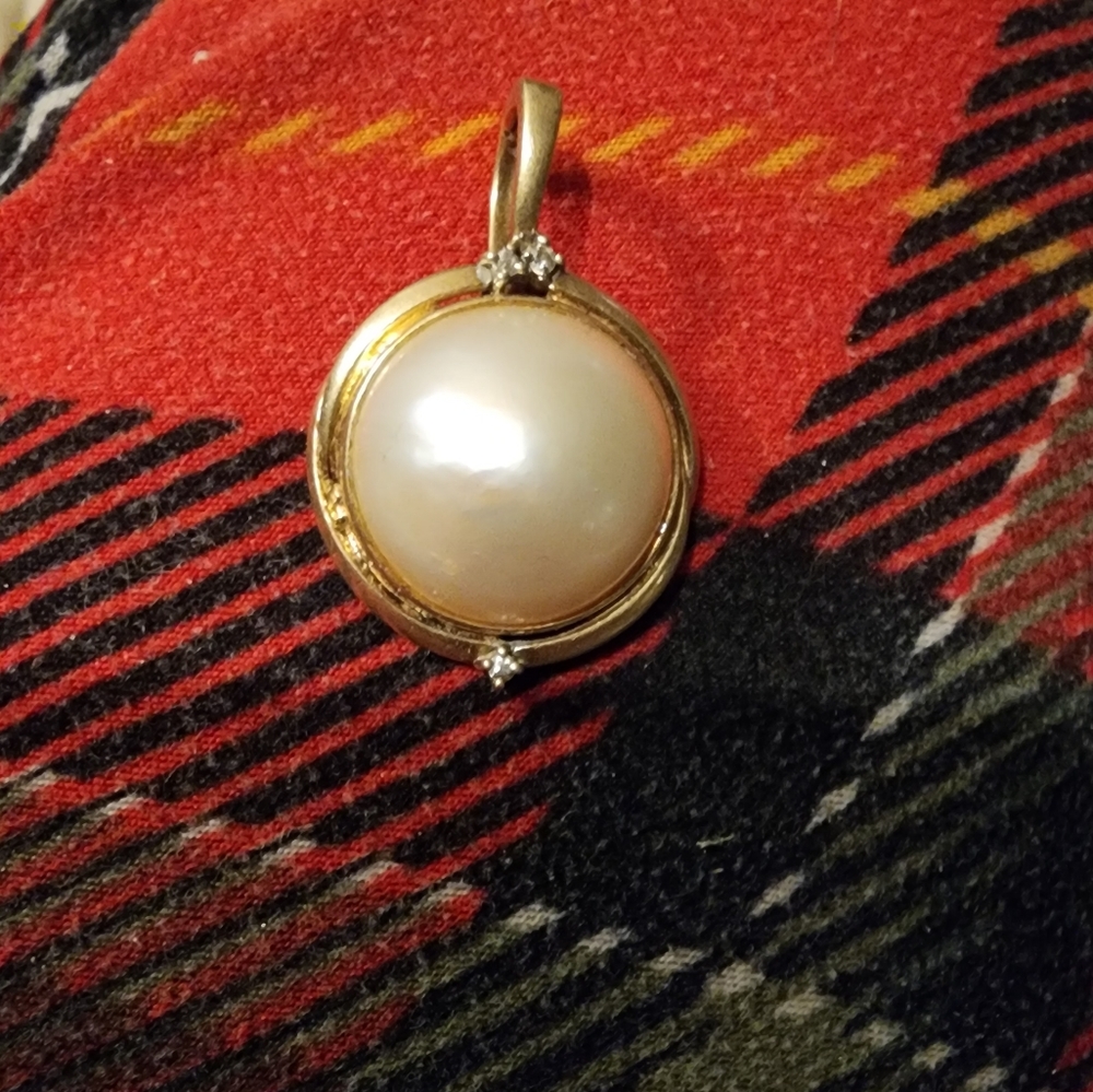 14k gold mabe pearl and diamond pendant
